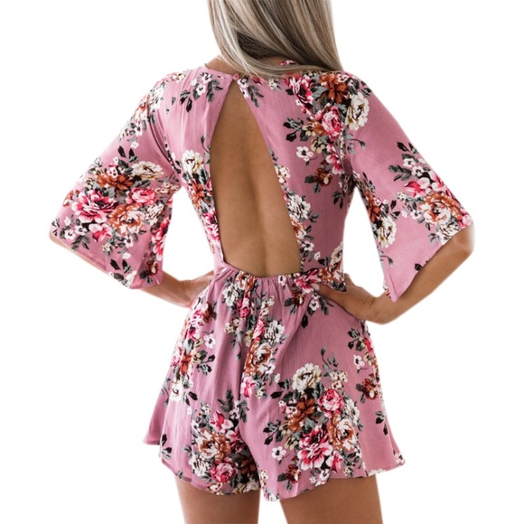 🆕Boutique! Soho Summer Beach floral romper - Picture 2 of 6